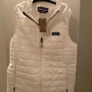 Patagonia VEST NWT in White